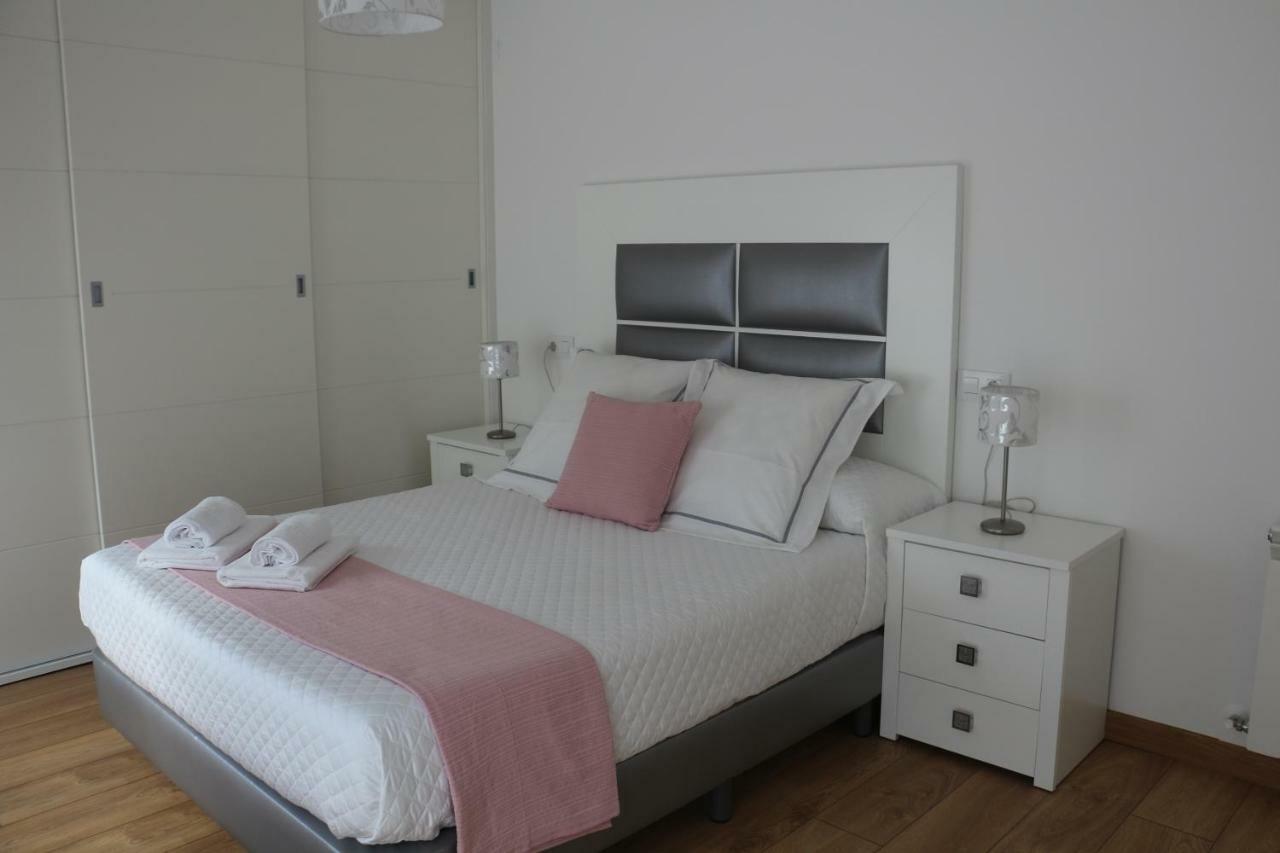 Apartamentos Homelife Roca Tarpeya โตเลโด ภายนอก รูปภาพ